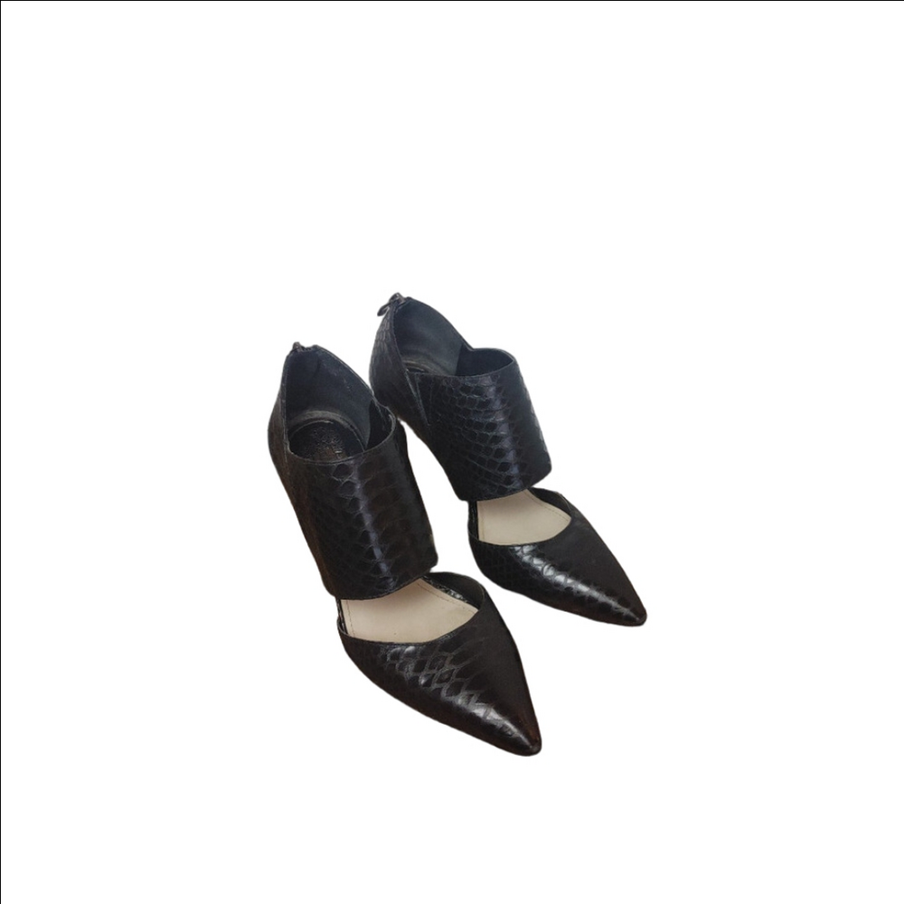 Vince Camuto Snakeskin Heels Size 9.5